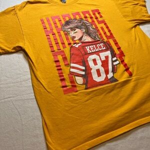 Taylor Swift & Travis Kelce‎ Kansas City Tee with Retro Sports Design Large
